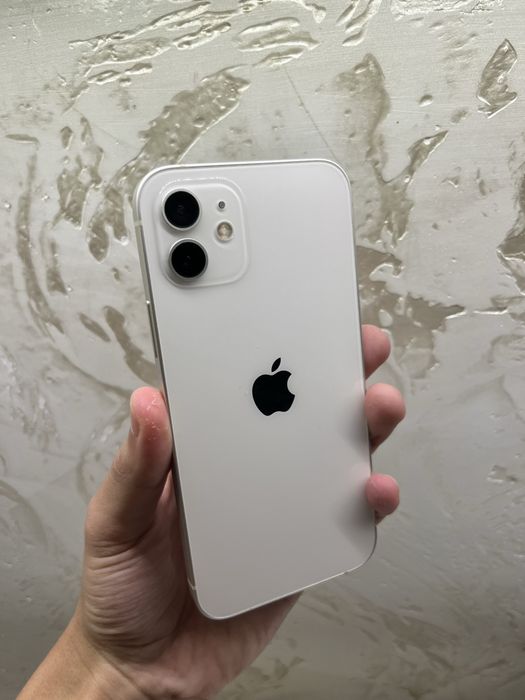 Продам iPhone 12