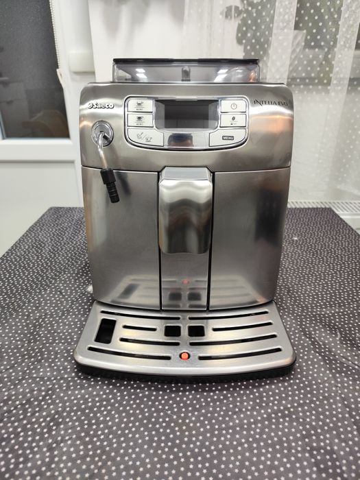 Vând espressor Saeco Intelia Evo