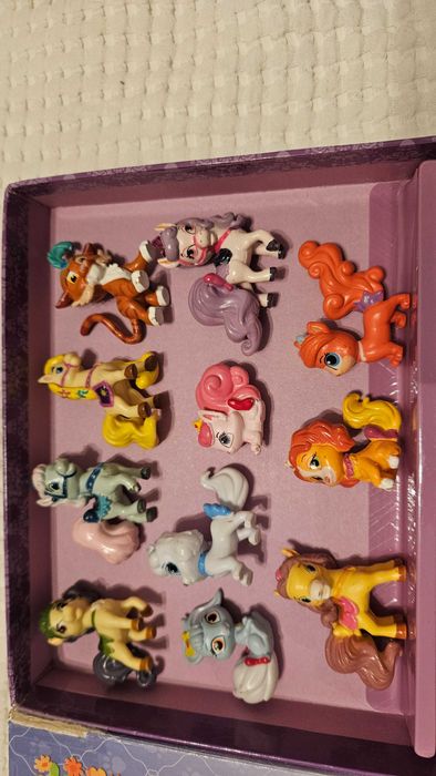 Set figurine Disney Princess Palace Pets + Carte si decoruri