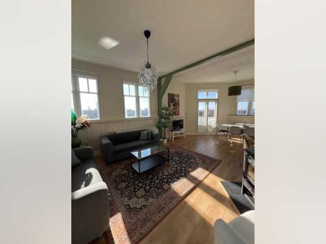 Дава се под наем Двустаен апартамент в София, Център - 56 кв.м за 382.5 € - Снимка #2