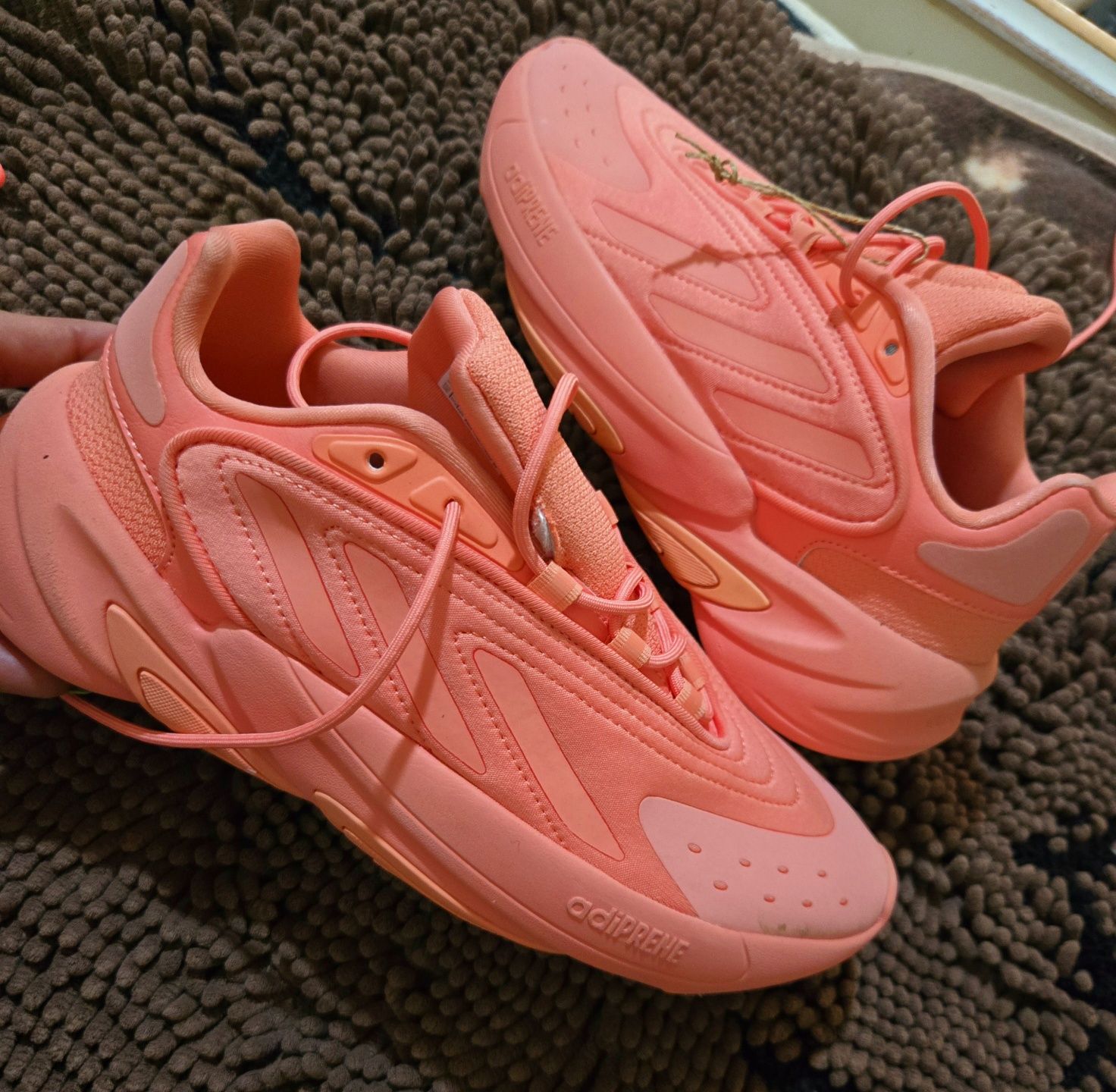 Adidas оригинални дамски сникърси цвят корал 38 номер