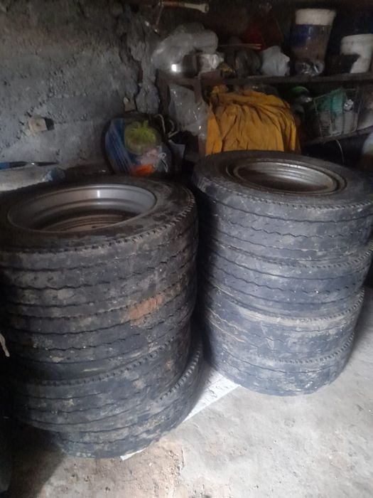 Продам резину на Камаз