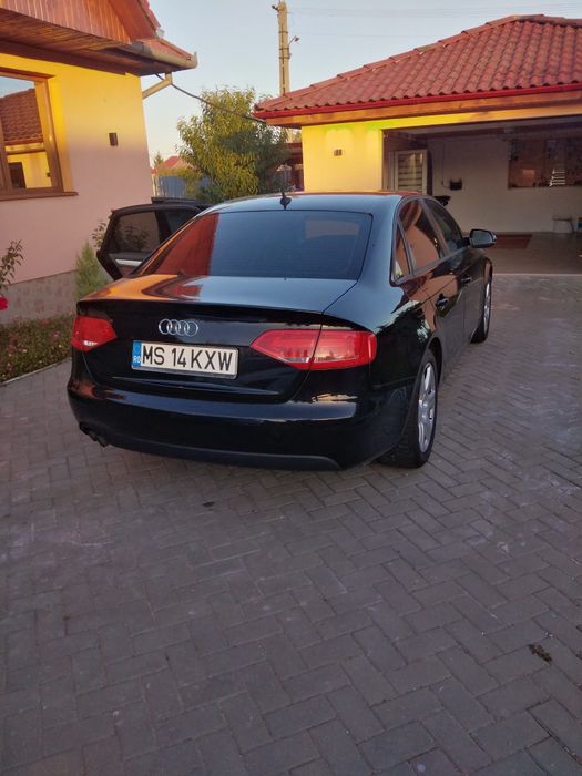 AUDI A 4 B8 2010 2.0