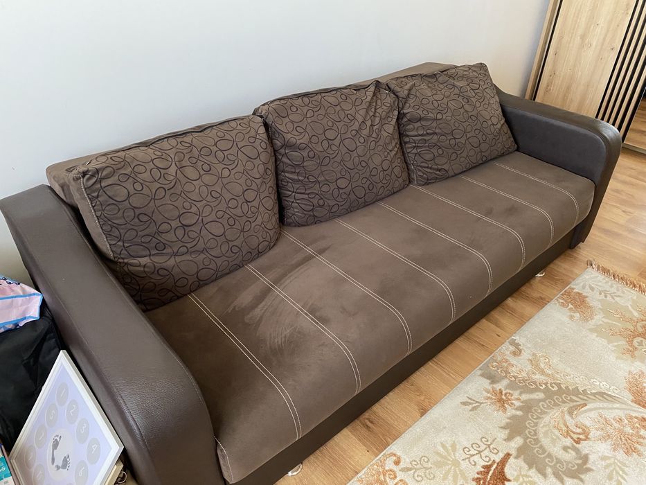 Canapea living in stare foarte buna