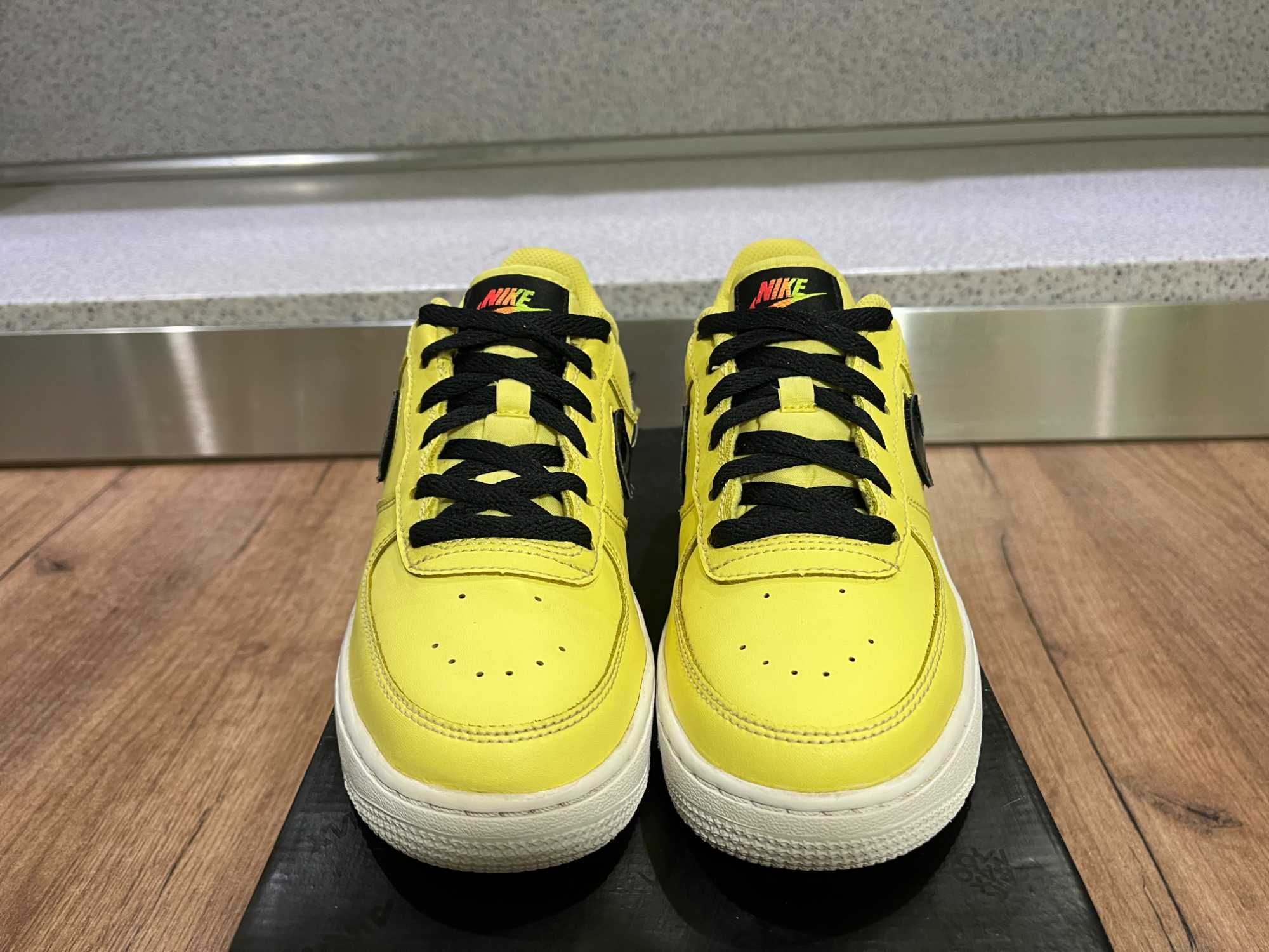 ОРИГИНАЛНИ *** Air Force 1 Lv8 /Yellow Pulse/Black/White/White