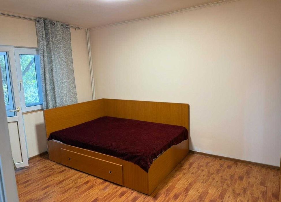 Garsonieră Str Tineretului, utilată, 1.300 lei/lună