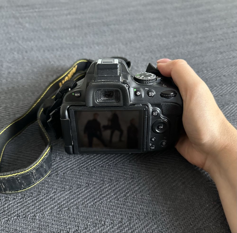 Nikon D5100 с 2 обектива (18–55 и 55-300)