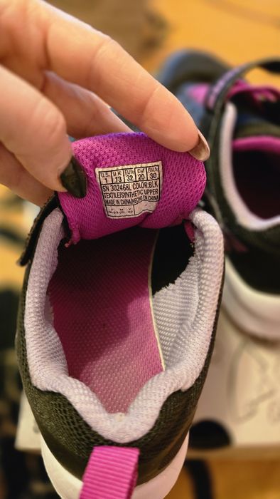 Adidasi fete Skechers 32