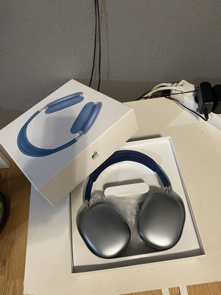 AirPods Max Blue