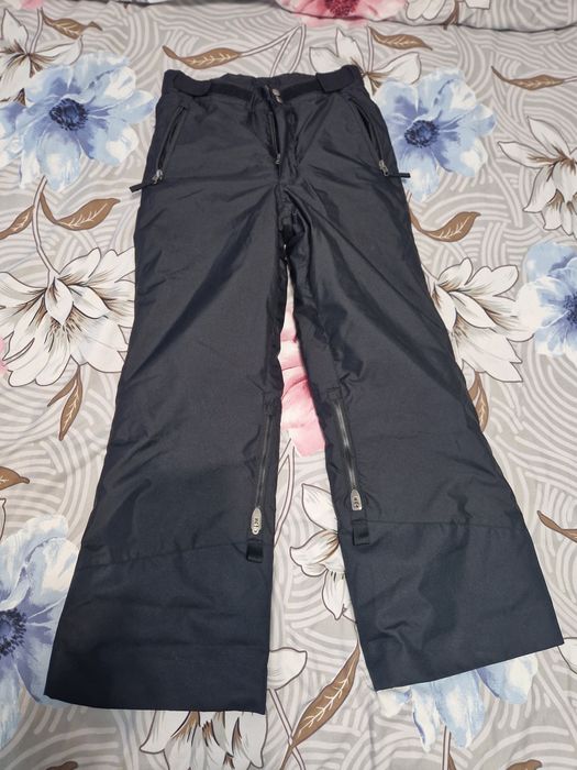 Vând pantaloni ski,condiții excelente,copil 10-12 ani