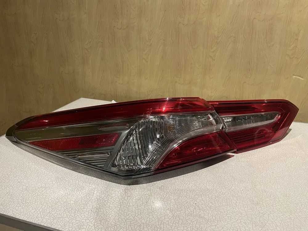 Фонарь задний на Toyota Camry 70 USA SE/Тойота Камри 70 американец СЕ