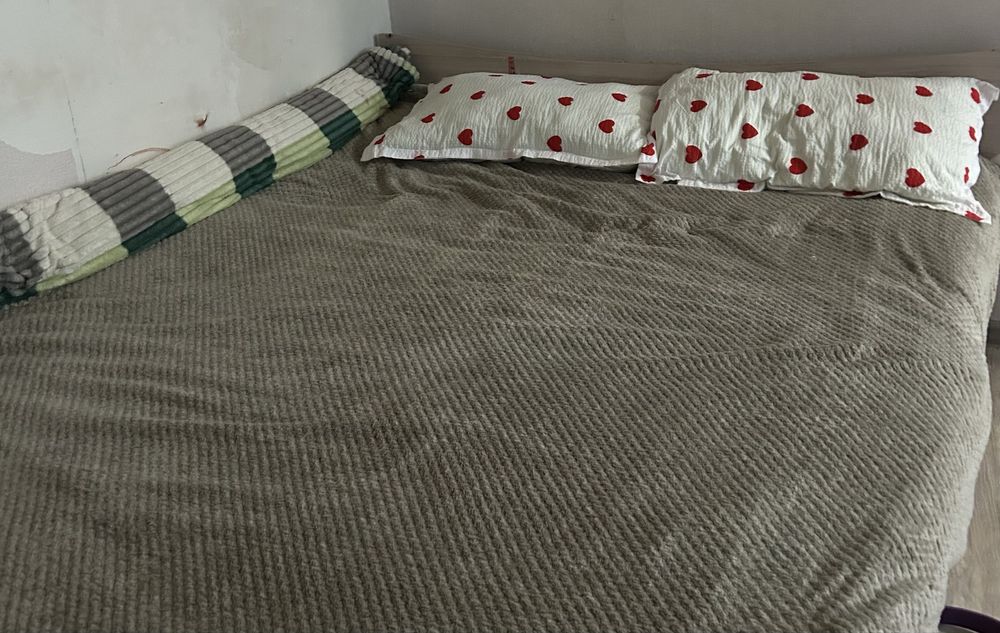 Кровать двухспальная