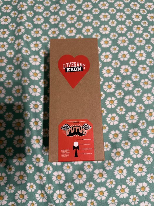 Kendama krom x love gang editie limitata