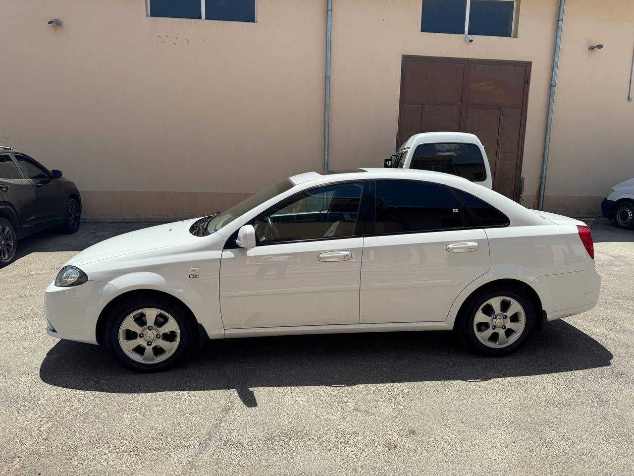 Продаю свою Chevrolet Gentra 3 позиция