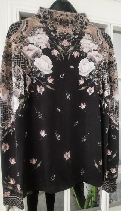 Предлагам блузи на 29  Desires.