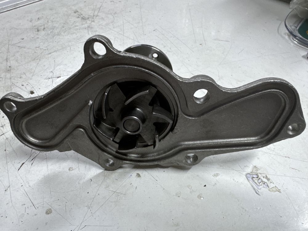 Помпа Mazda 626, Xedos, MX-3, MX-6