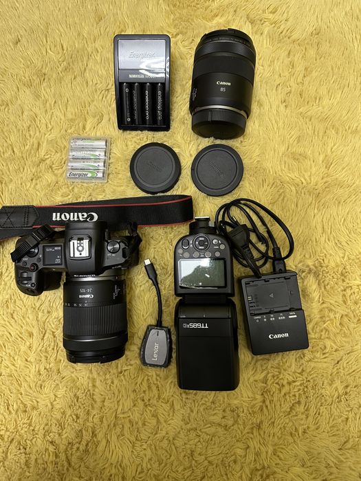 Aparat foto Canon EOS R