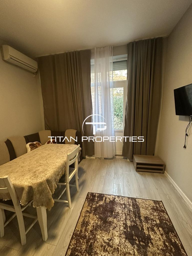 Дава се под наем Етаж от къща в Пловдив, Център - 130 кв.м за 500 € - Снимка #2