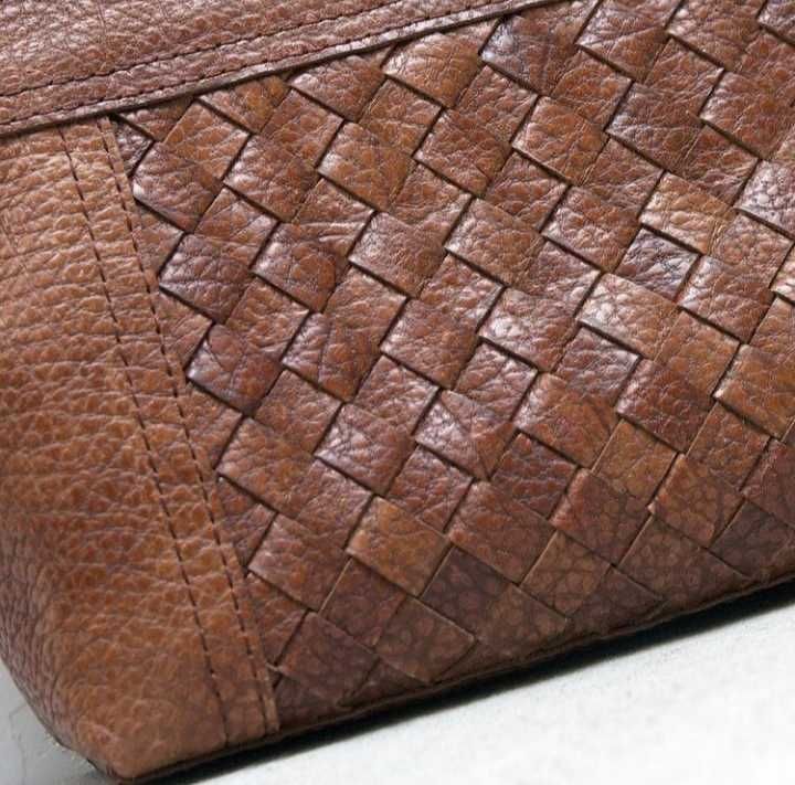 Оригинальную сумочку из натуральной кожи продам