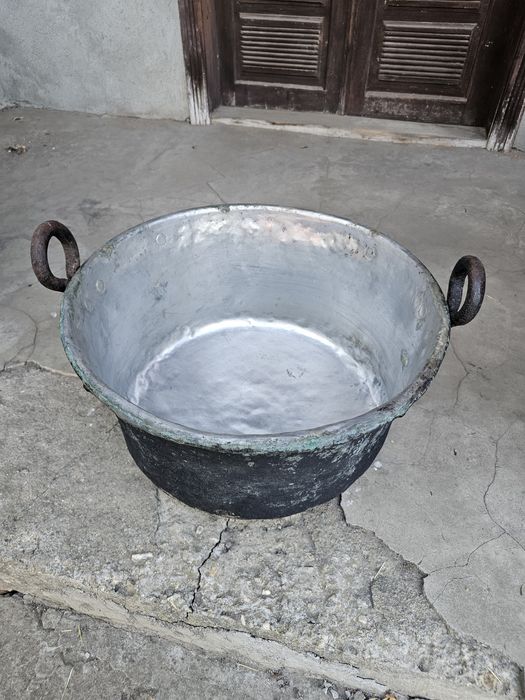 Cazan aramă de gatit vechi de peste 100 de ani