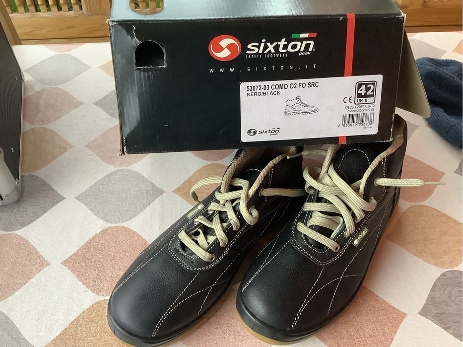 Vind papuci/ bocanci Sixton