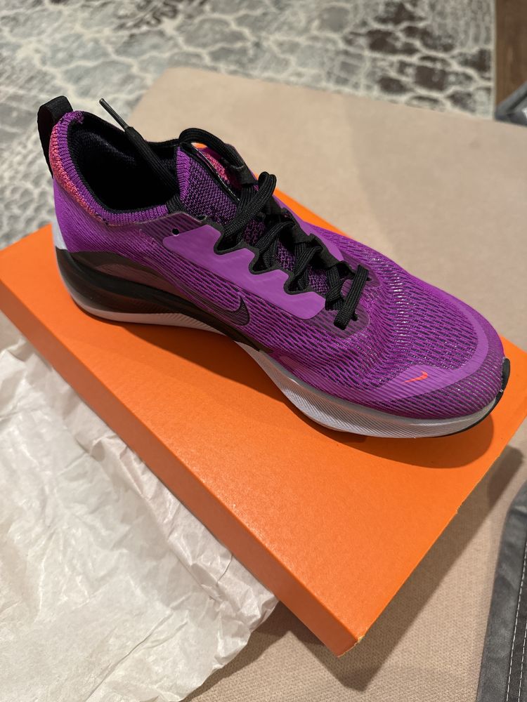 Беговые кроссовки Nike Zoom Fly 4