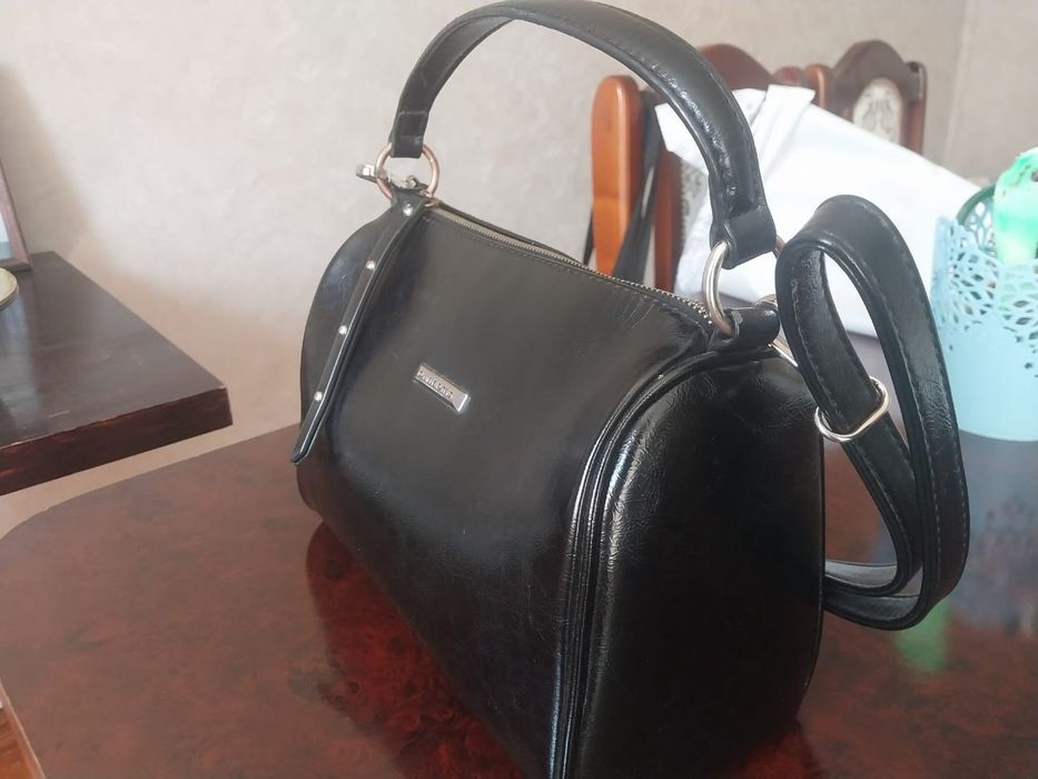 Продам женскую  сумку