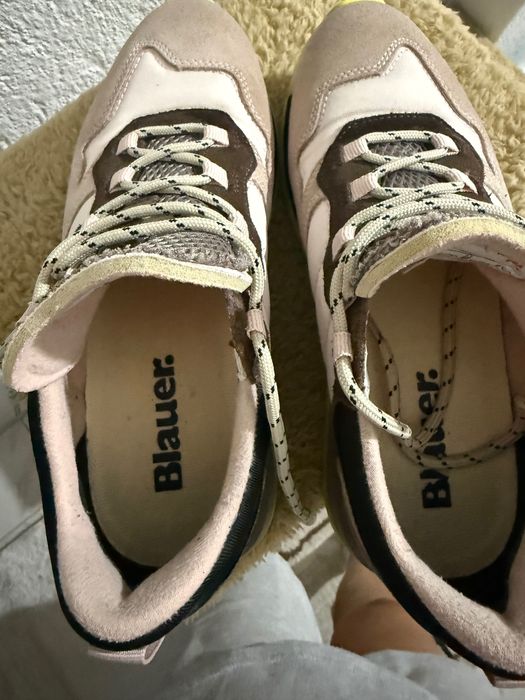 Продавам спортни обувки