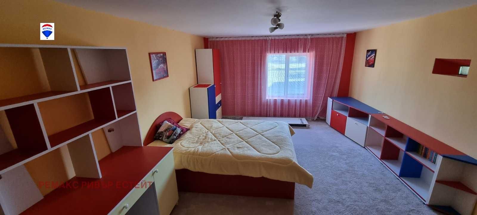 Къща на три етажа за продажба в с. Ряхово, обл. Русе