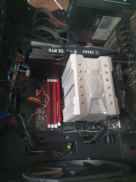 vând placa de baza inclusa cu procesor i7-3