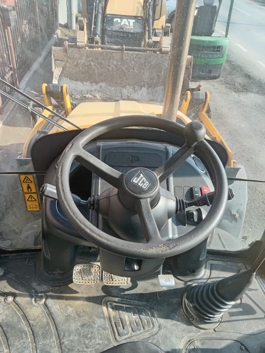 Buldoexcavator 3cx de vanzare