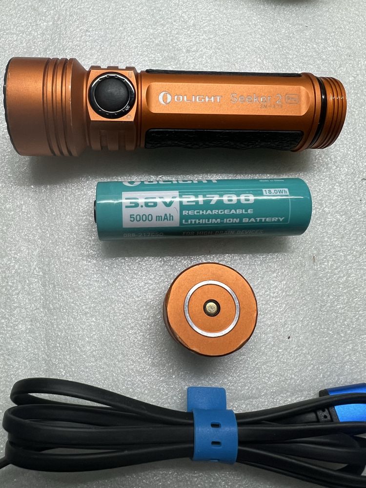 Olight Seeker 2 Pro 3200 лумена Three Cree XP-L HD CW LED тактичеки