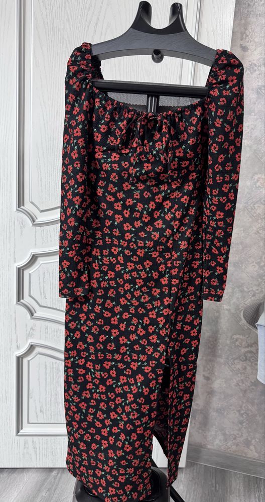 Ayollar kuylagi Bershka xs-s