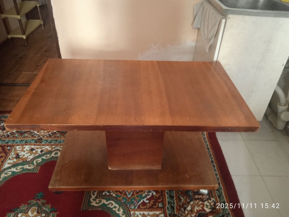 Столик журнальный