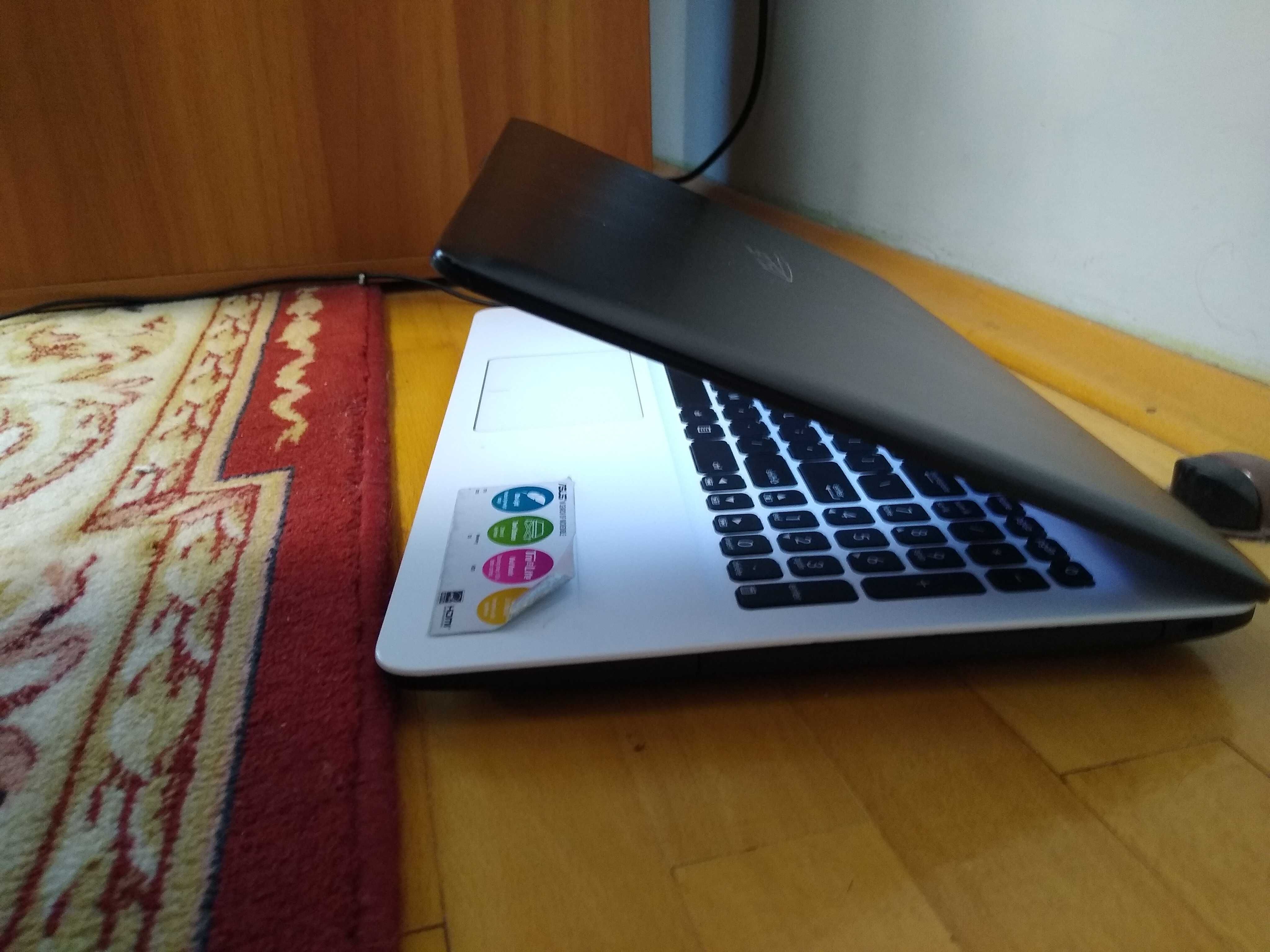 Laptop ASUS X541UJ Intel i5-7200U 15.6'', Full HD, 16GB, 500GB SSD