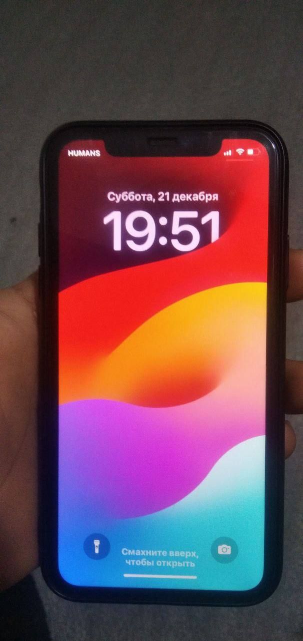 Iphone 11 idealni holatda