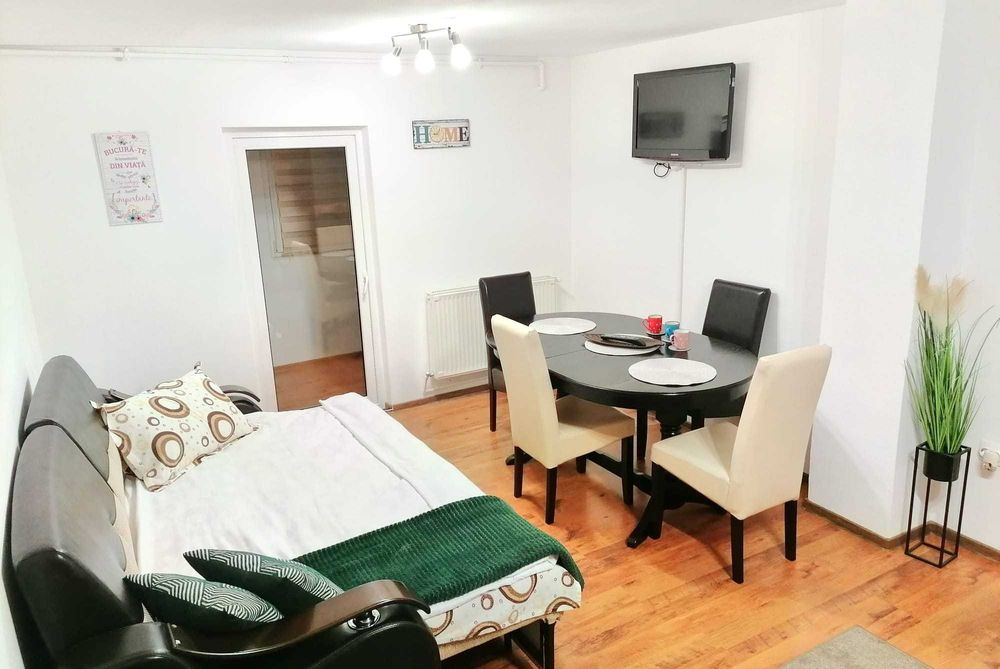 Cazare apartament regim hotelier Alba Iulia:2 camere+living - 6 locuri