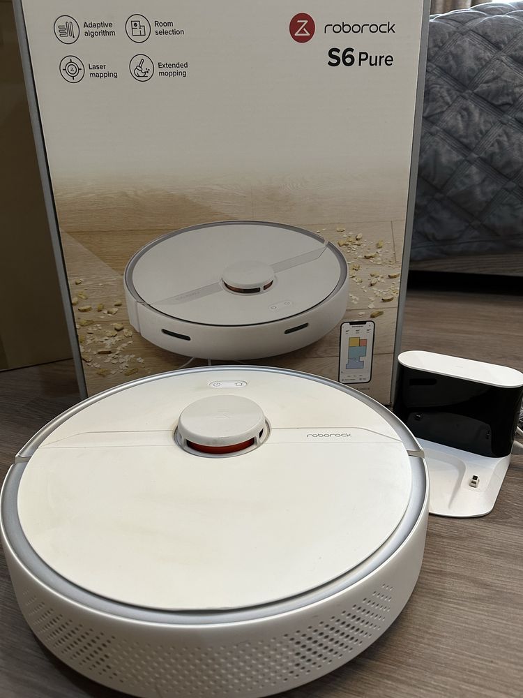 Робот пылесос roborock s6 pure, в хорошем состоянии.