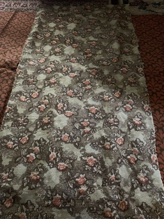 Продается ковер 3,0 на 3,5 и палас ширина 1,5 и длина 4 метра