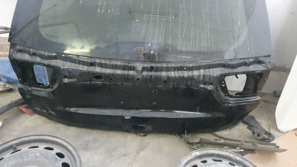 Багажна врата със стъкло и спойлер  Jeep Grand Cherokee