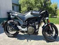 Vand Husqvarna Svartpilen 401 din 2020 , stare impecabila !