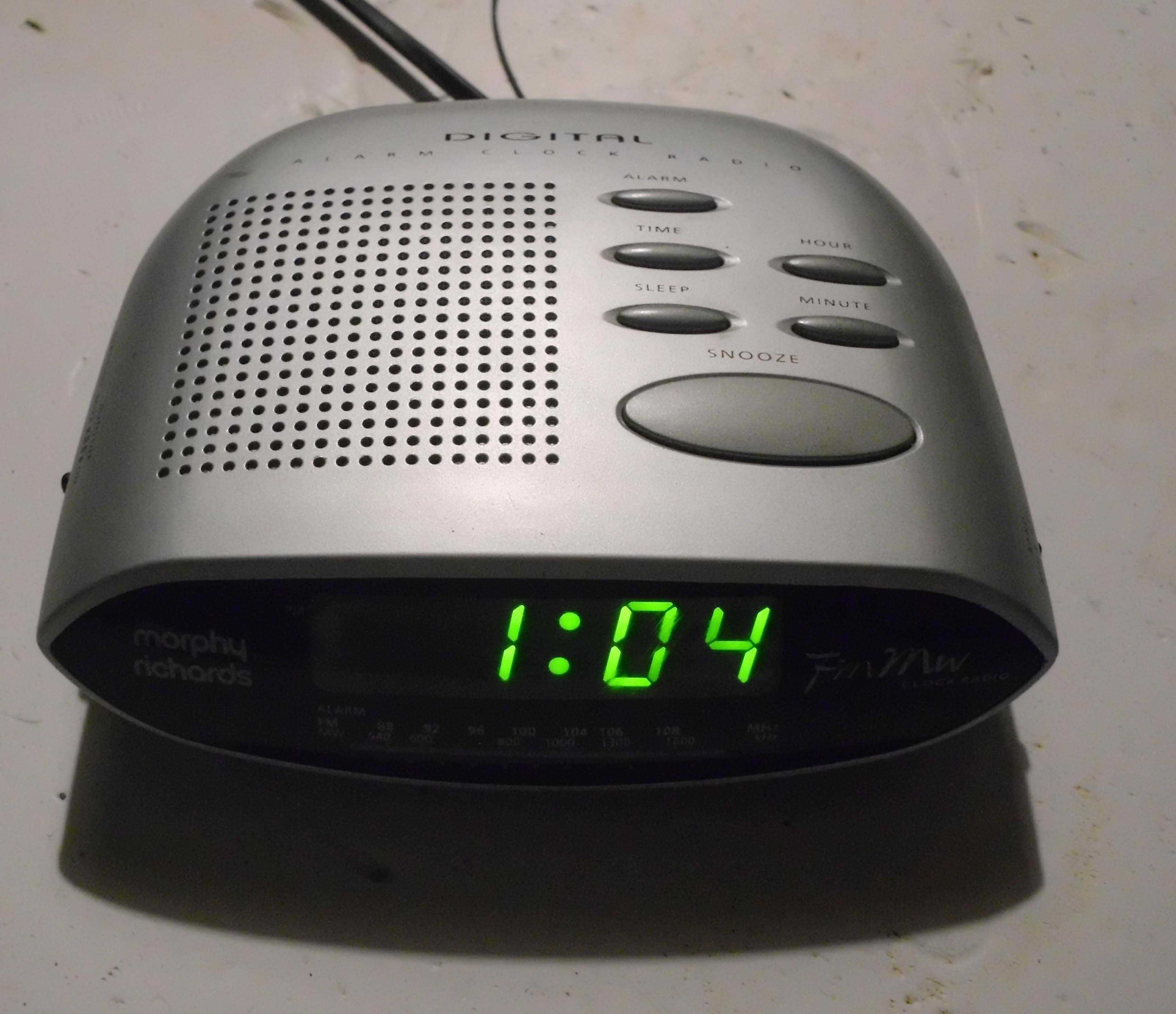 часы-радио CR1905 Morphi Richards бренд №1 Британия