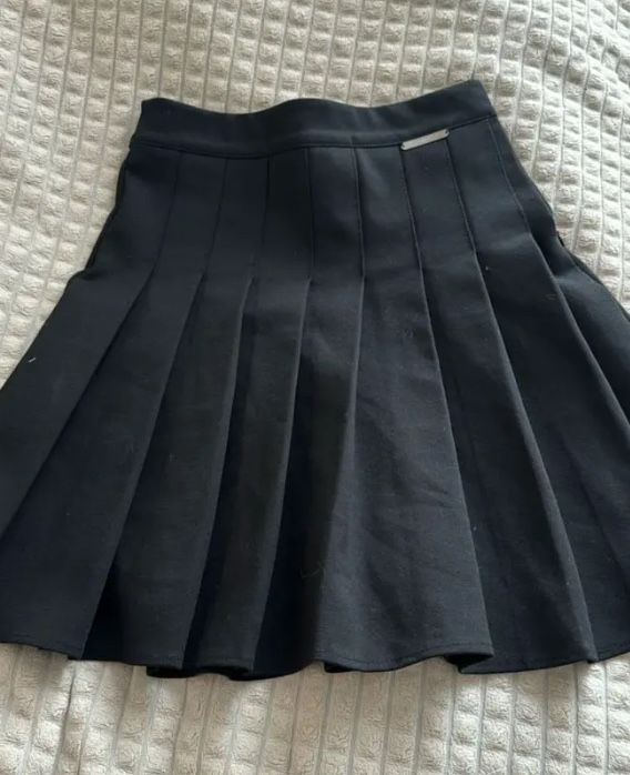 Теннисная юбка в черном цвете