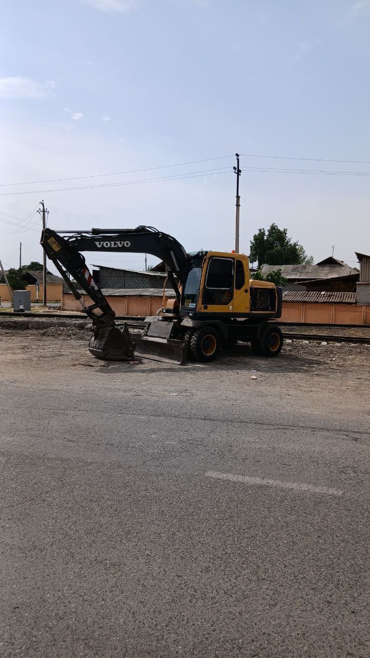Экскаватор ВОЛВО 145