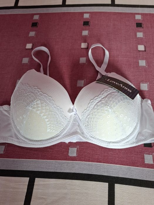 Vând Sutien cu Dantelă Mărimea 38/85 Nou