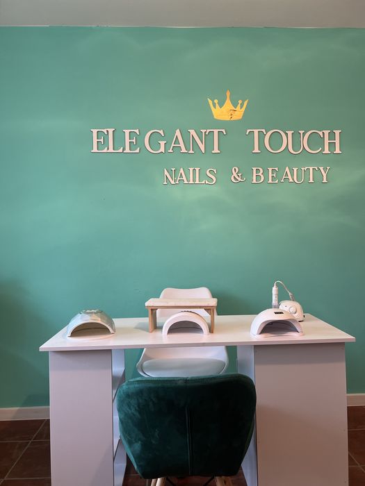 Inchiriem post de manichiura