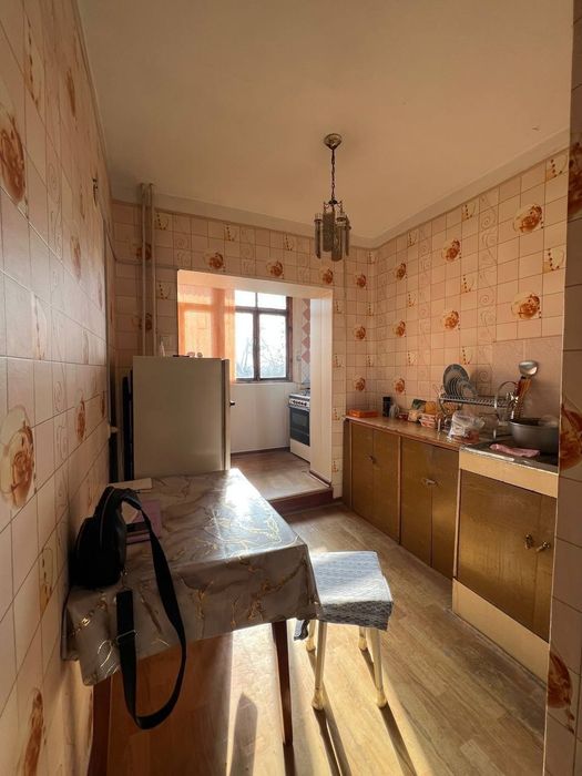 Qizlarga kvartira oila bilan turishga