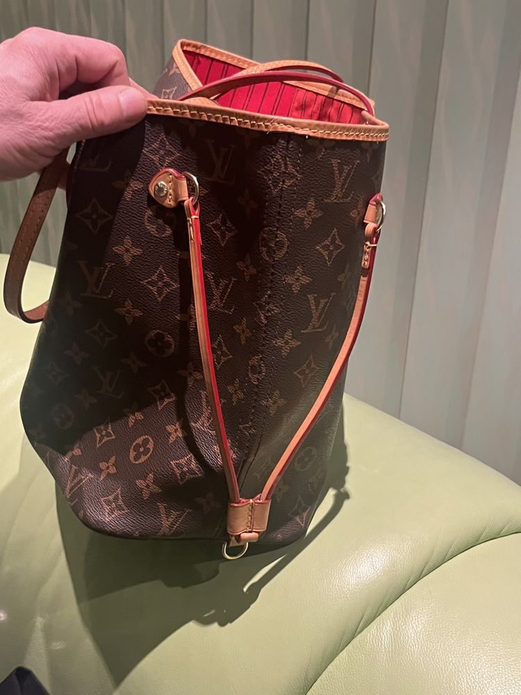 Оригинална нова чанта Louis Vuitton