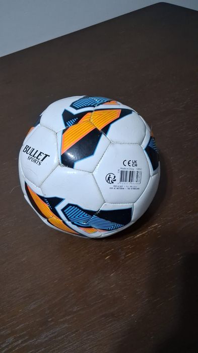 Футбольный мяч для игры и тренировки