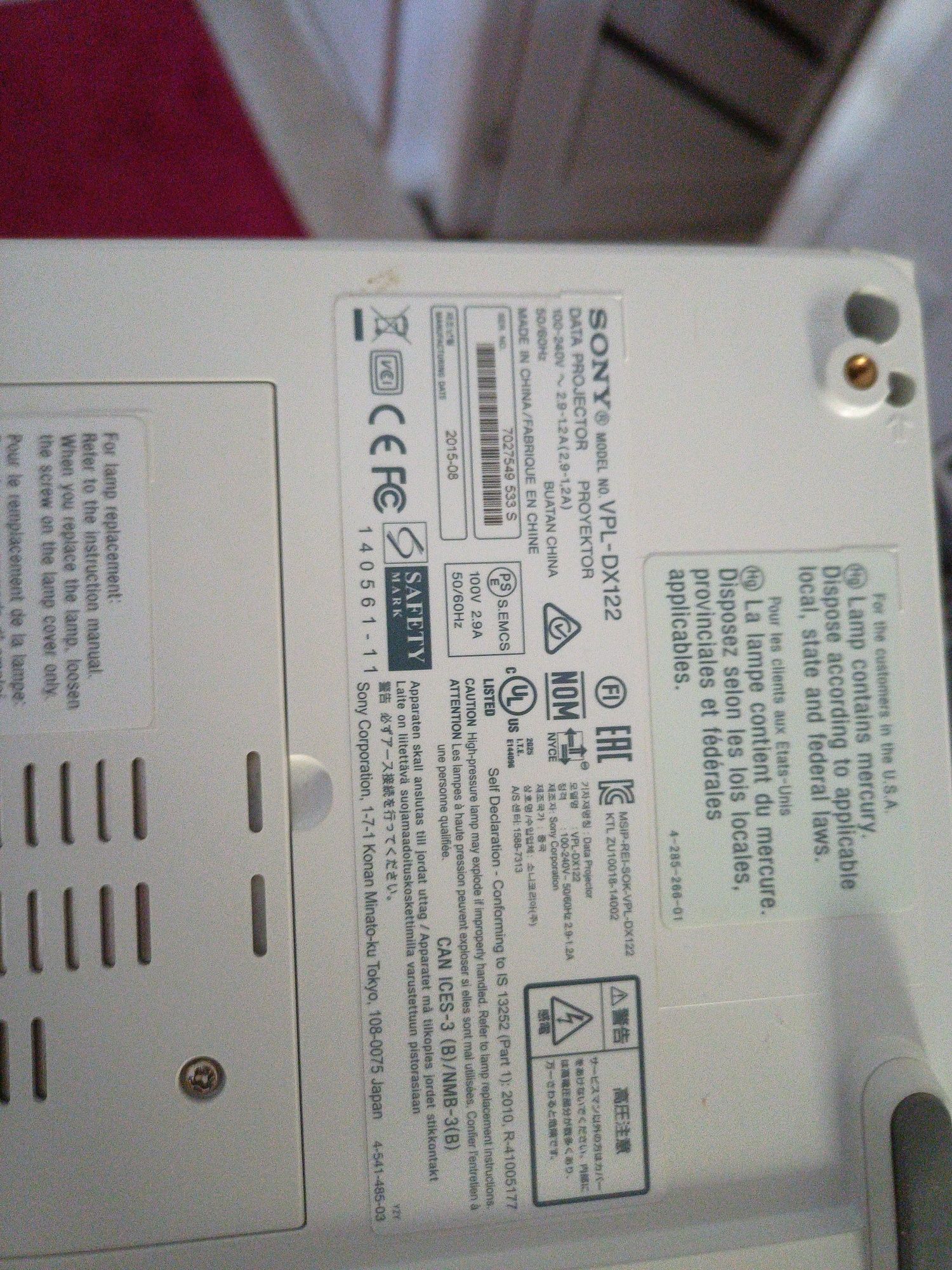 Video proiector Sony VPL-D122
